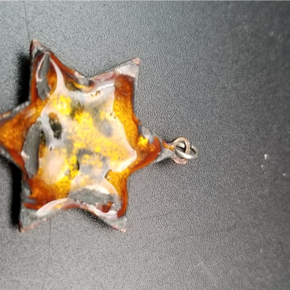 Art deco star necklace pendant shimmering amber. P132